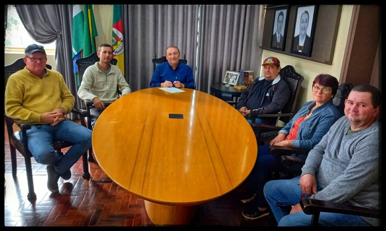MORADORES REIVINDICAM CENTRO ESPORTIVO